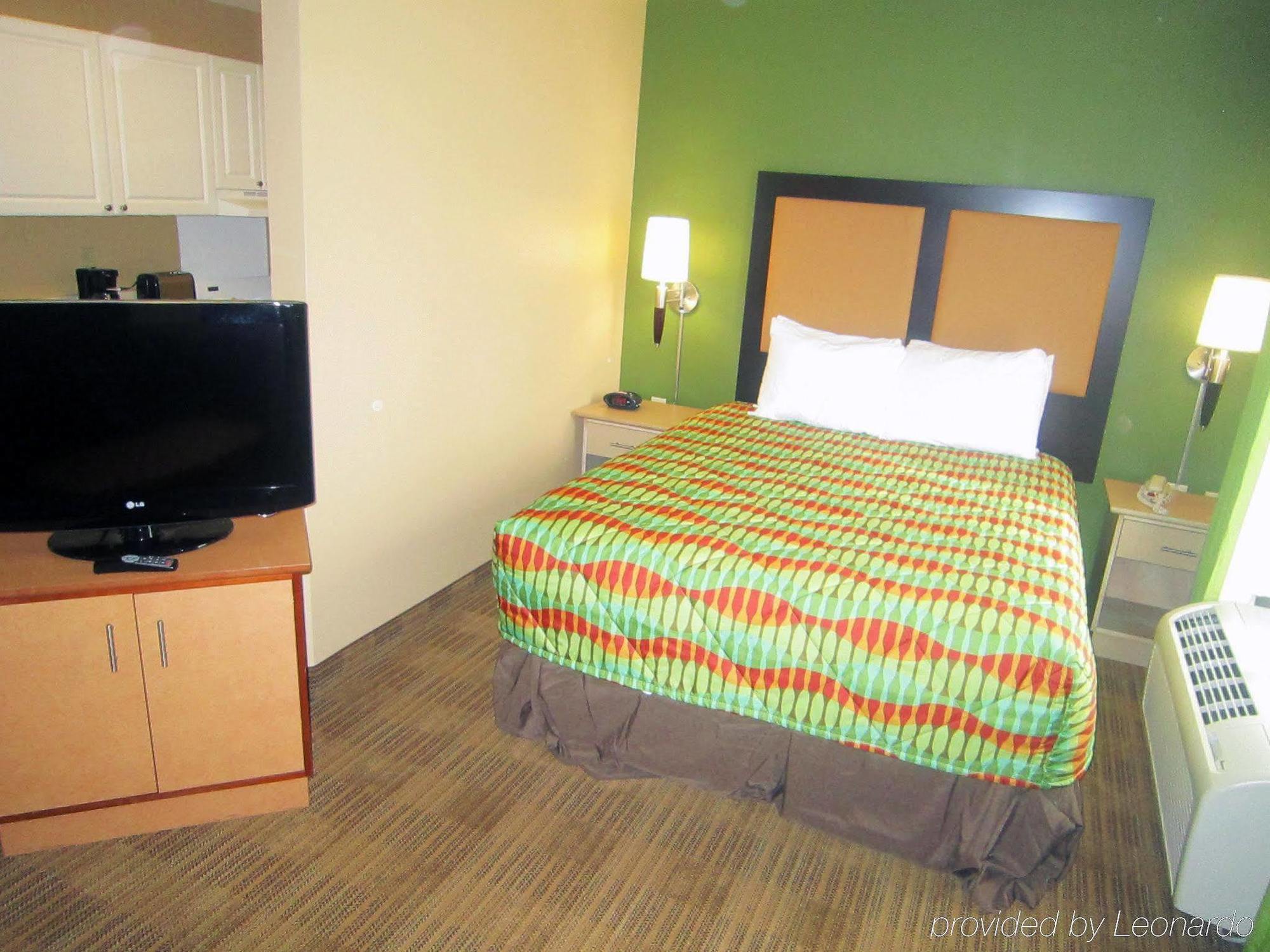 Extended America - - Theme Parks - Vineland Rd 2* Orlando